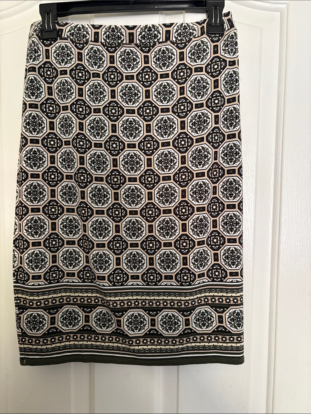 Max Studio Black Cream Geometric Pencil Skirt